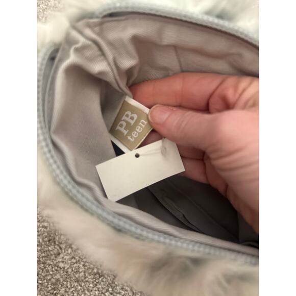 NWT Pottery Barn Teen Faux Fur Zipper Pouch in Gray Snow Leopard - Picture 5 of 5